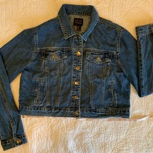 Forever 21 Denim Jacket Size Juniors XL cropped button down